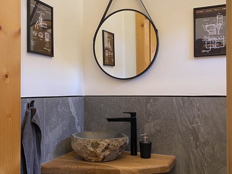 Badezimmer für 2 bzw. 6 Personen