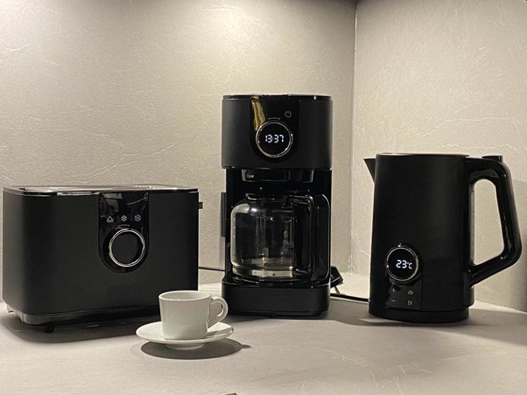 Kücheninventar für 2 bzw. 6 Personen